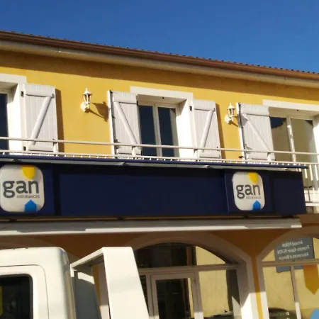 Logis Saint Austremoine Apartment Issoire Exterior photo